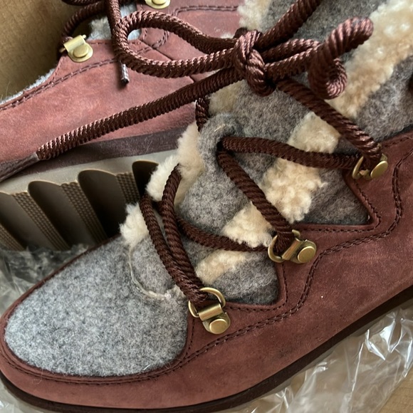 NWOT Sorel Sneakchic Shearling Alpine Boots - Sz 6.5. - Picture 9 of 13